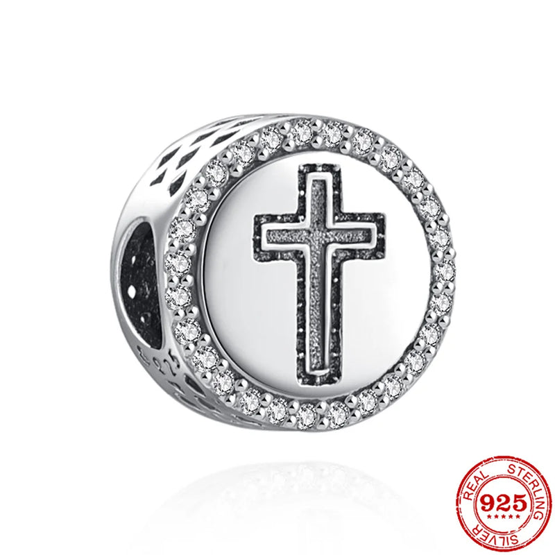 Berloque Cruz Sagrada – Joia em Prata 925 com Detalhes Brilhantes